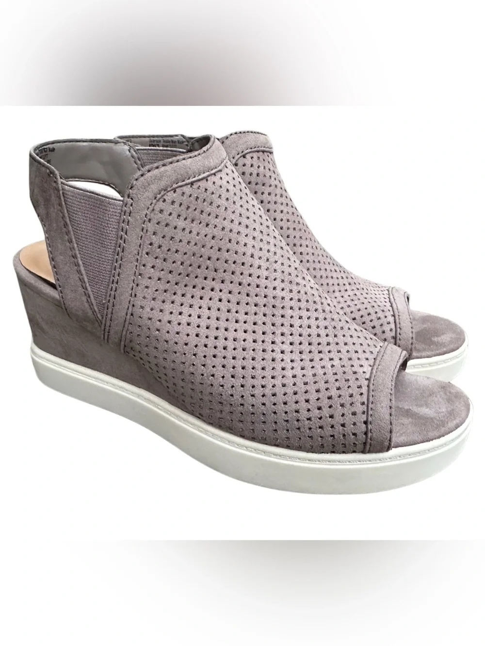 Sonoma Goods For Life Gray Taupe Perforated Peep Toe Wedge Sandals Women’s 6